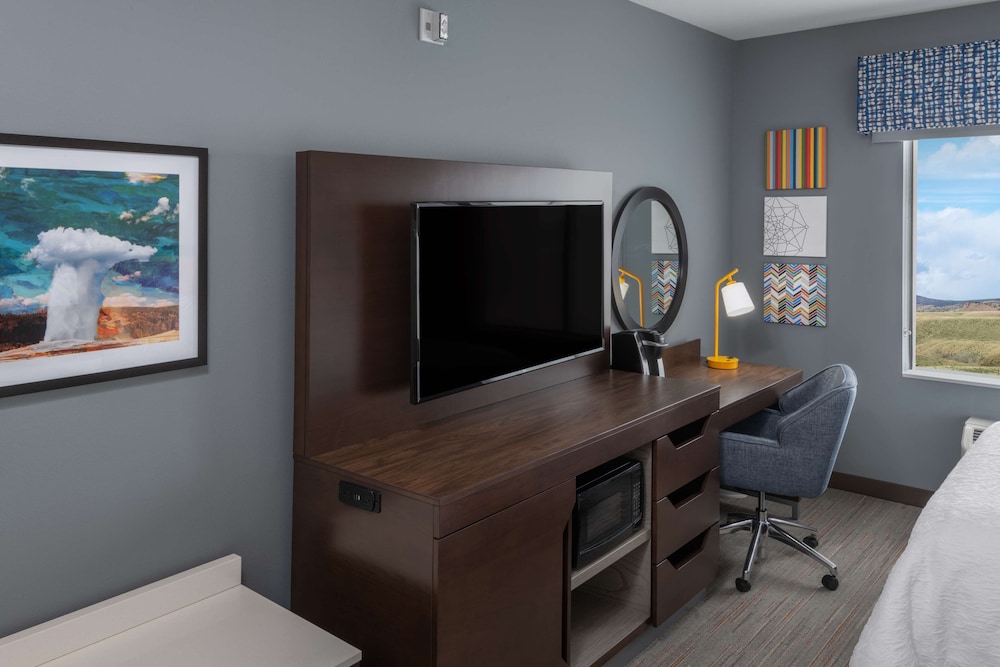 Hampton Inn & Suites Cody - photo 8