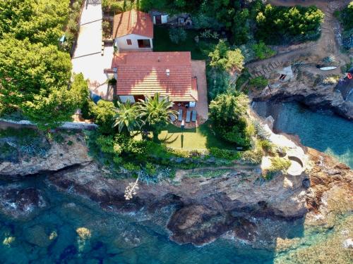 Villa Peducelli by Agenzia SolturElba — 4-Star Luxury Hotel in Capoliveri, Italy