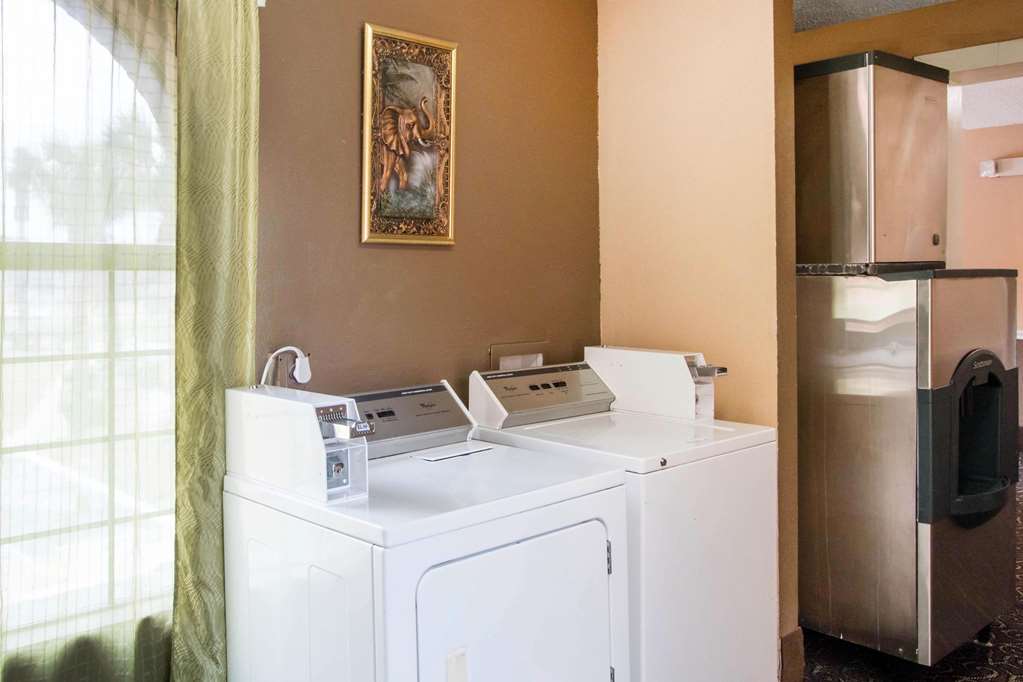 Quality Inn & Suites I 35 near Frost Bank Center - photo 30