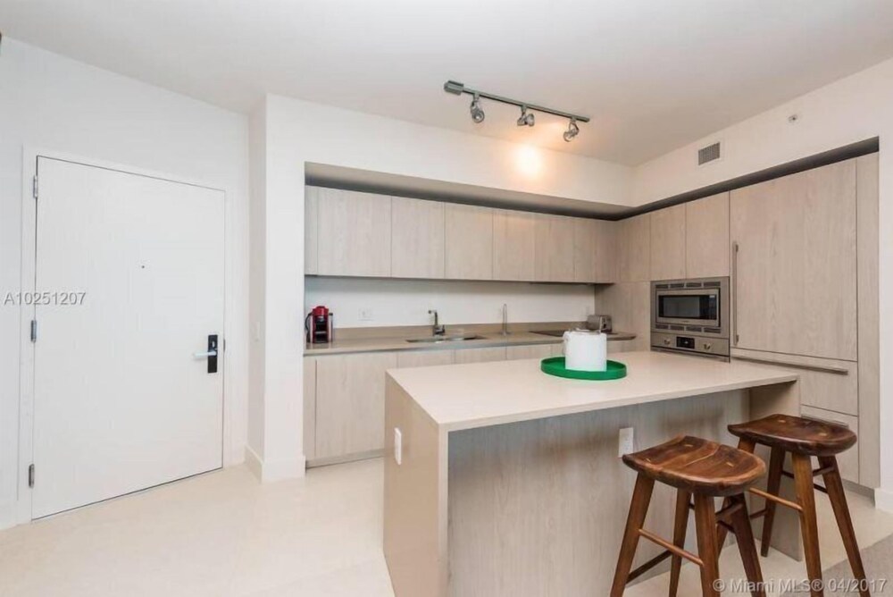 Great Ocean & Bay Views 1 Bed 1 Bath @ Hyde Resort - photo 11