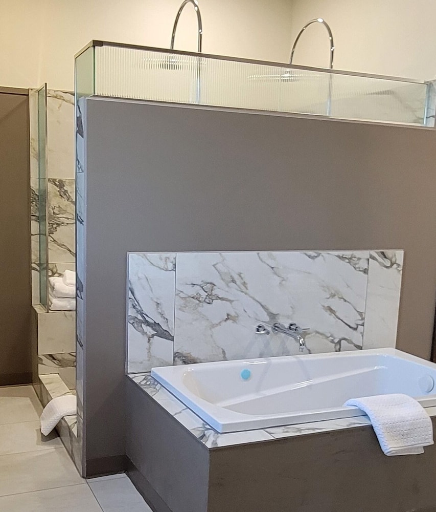 The Atlee Suites - photo 22