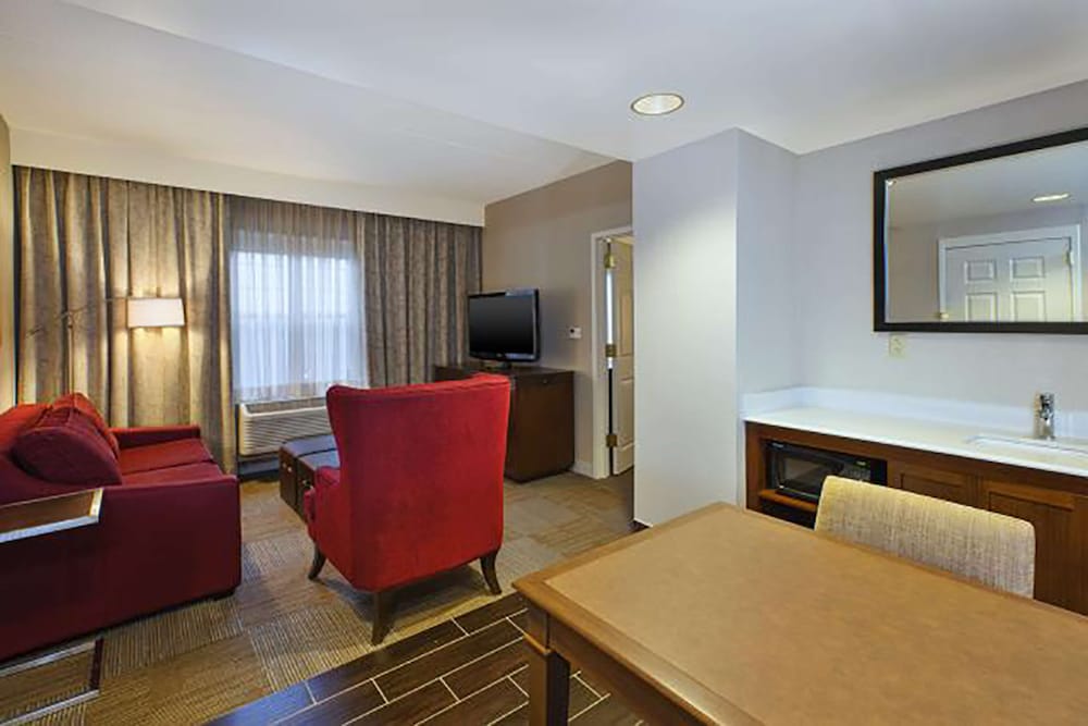 Hampton Inn & Suites Providence Warwick Airport - photo 7