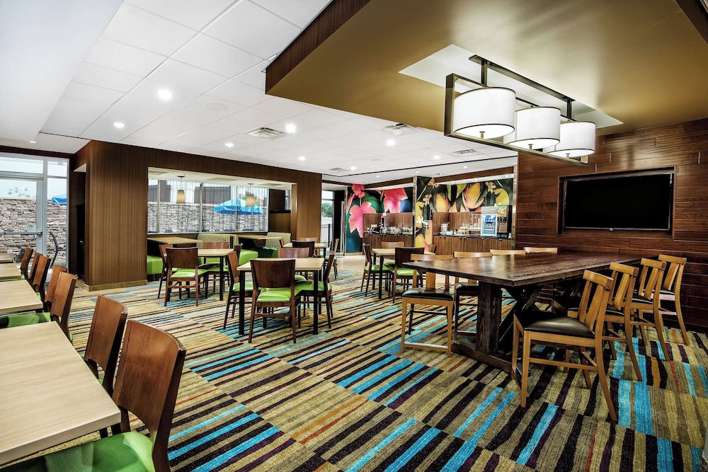 Fairfield Inn & Suites by Marriott Van Canton Area - photo 20