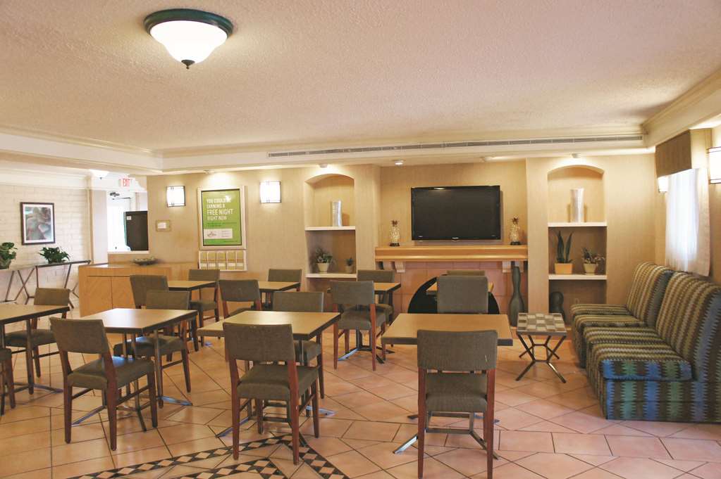 Baymont by Wyndham Houston La Porte - photo 17