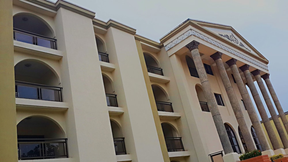 M Plaza Hotel - last minute hotel in Accra