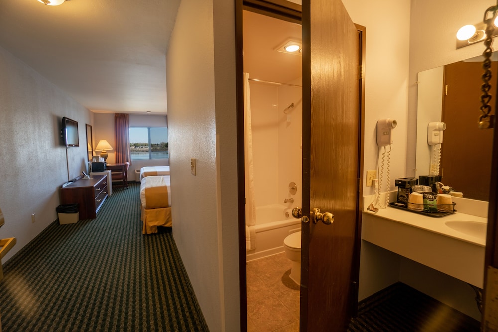 Clover Island Inn - photo 15
