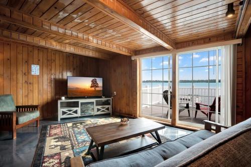 2 Units on Fife Lake with Hot Tub Sleeps 14 in Unknown City, United States