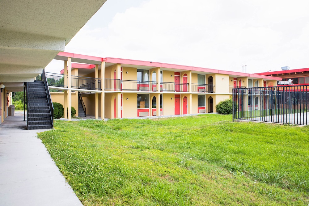 OYO Hotel Doswell Kings Dominion - photo 21