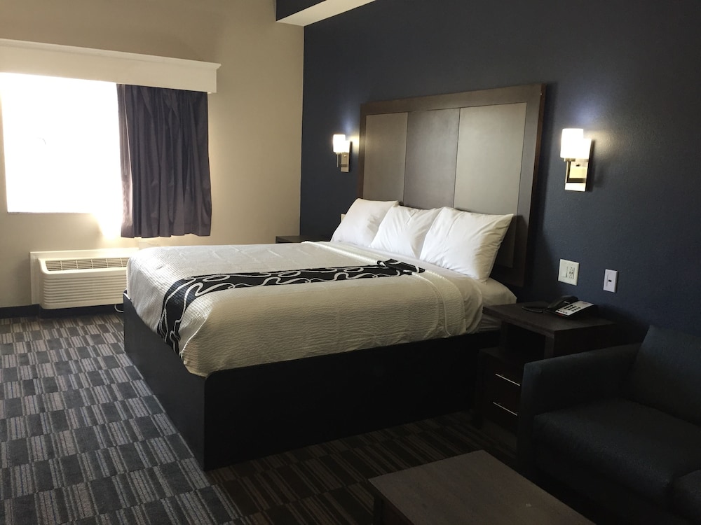 Home Inn and Suites - photo 14