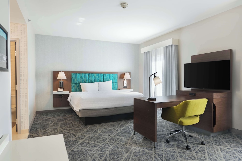 Hampton Inn & Suites Tulsa Central - photo 13
