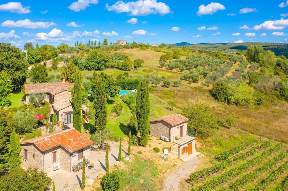 Villa Casale Silvia Large Private Pool A C Wifi 2931 — 4-Star Luxury Hotel in Parrano, Italy