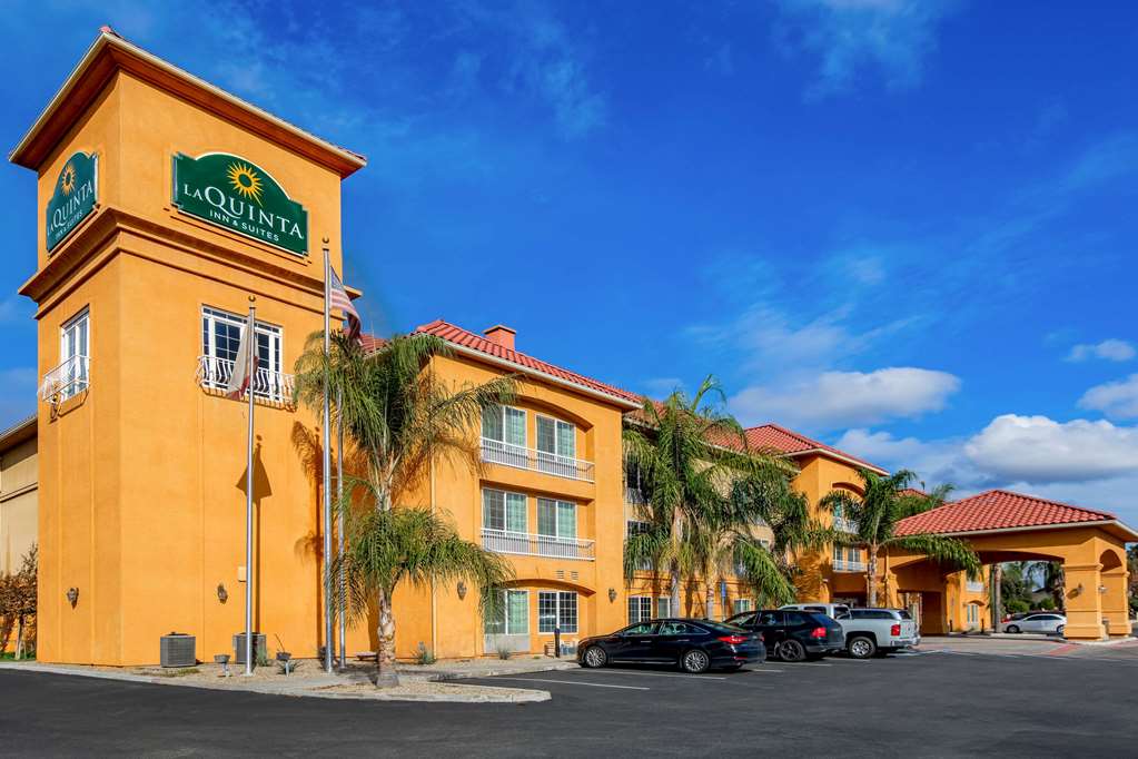 La Quinta Inn & Suites by Wyndham Fowler - photo 7