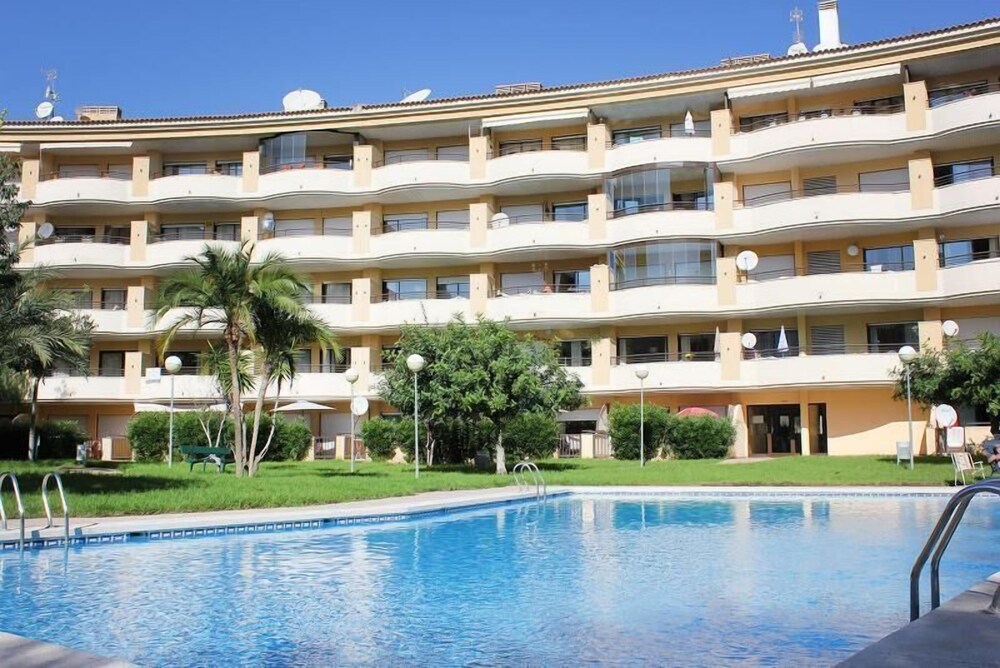 Apartamentos Albir Confort Estrella II — 4-Star Luxury Hotel in L'alfas Del Pi, Spain