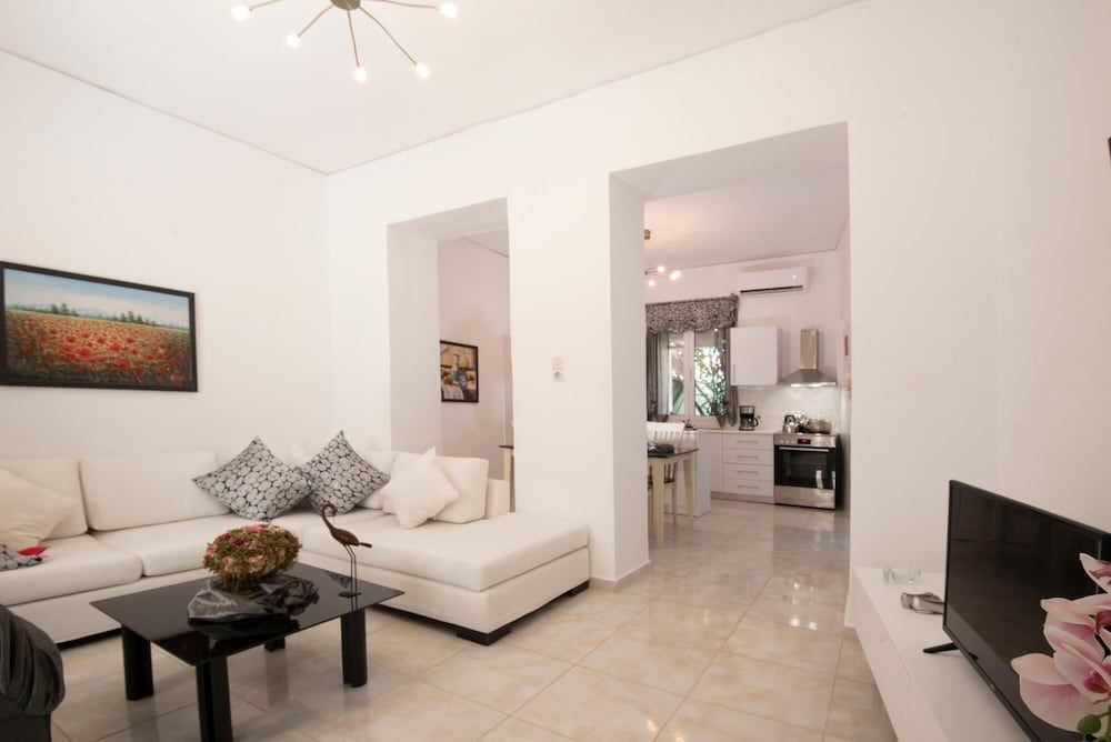 Gogo's Cosy Beach House — 4-Star Luxury Hotel in Rethymno, Greece