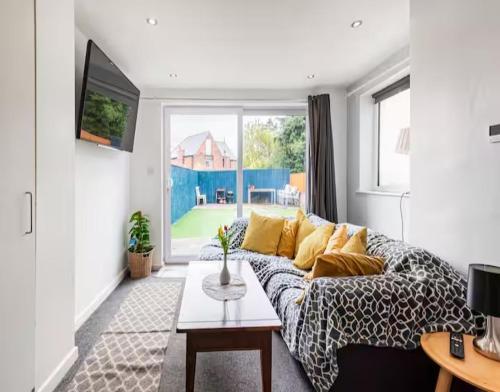 Spacious 2 Bedrooms Free Parking Free Wifi Serene Homes Sheffield — 4-Star Luxury Hotel in Hillsborough, United Kingdom