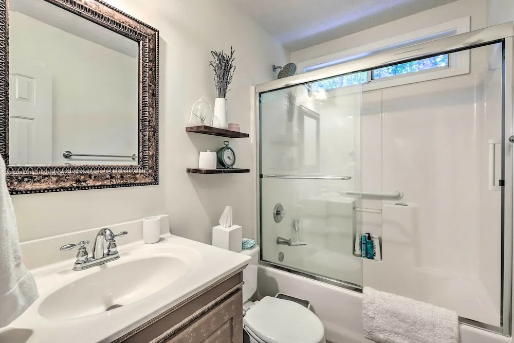 Fayetteville Retreat with Hot Tub and Fenced Yard in Fayetteville, United States