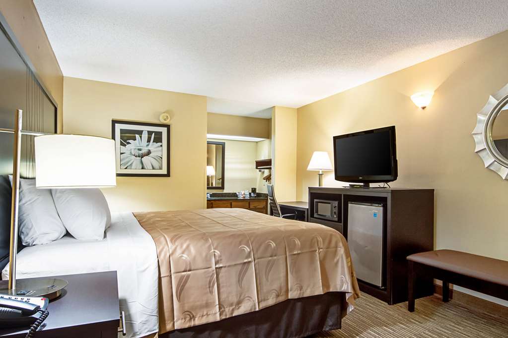 Quality Inn Thomaston - photo 13
