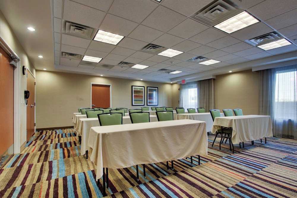 Fairfield Inn & Suites by Marriott Ottawa Starved Rock Area - photo 44