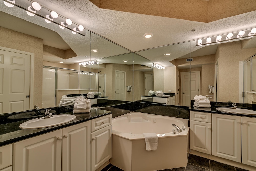 Barefoot Resort North Tower by Condo World - photo 34