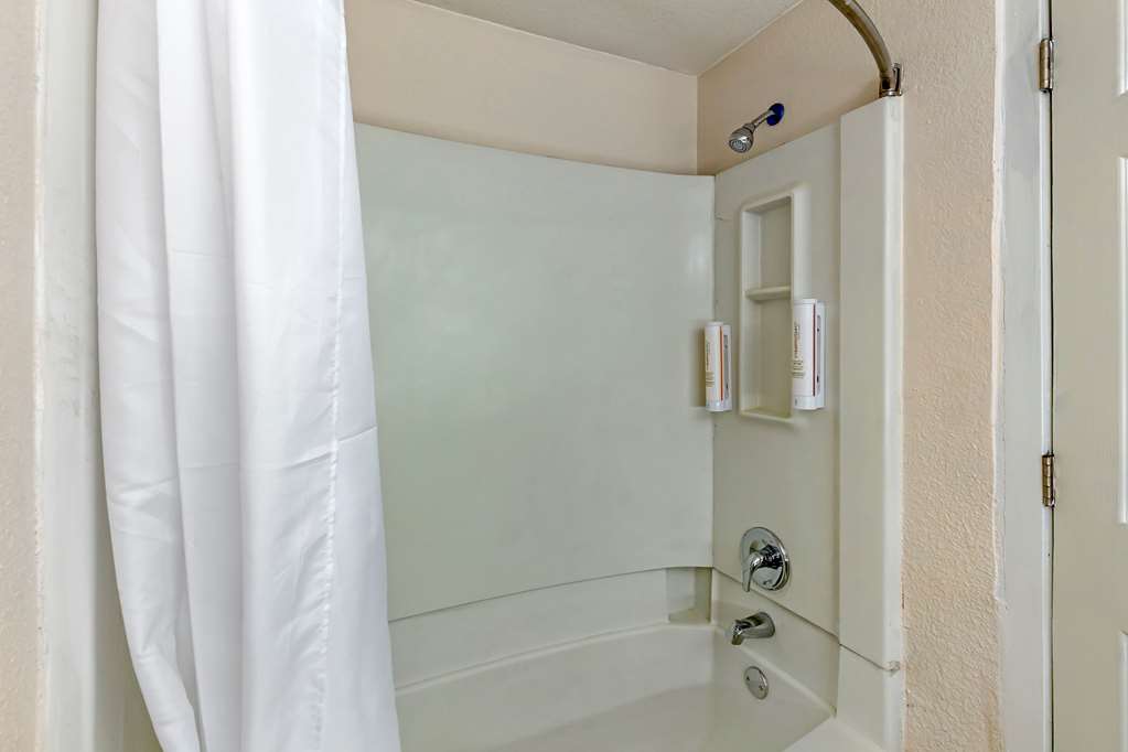 Suburban Studios Raleigh North - photo 12