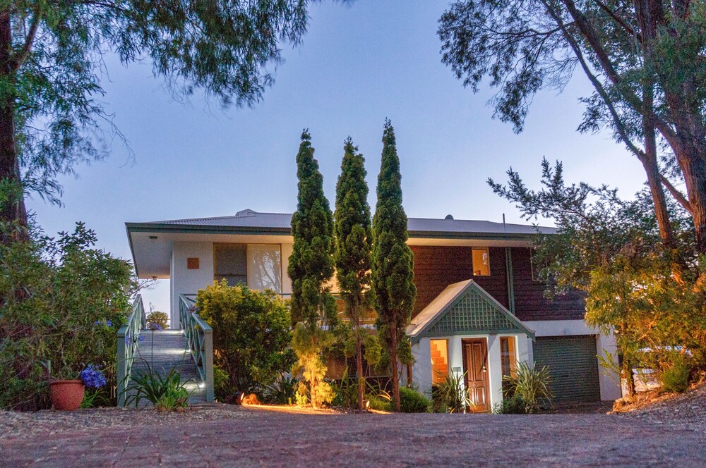 Sea Banksia — 4-Star Luxury Hotel in Denmark, Australia