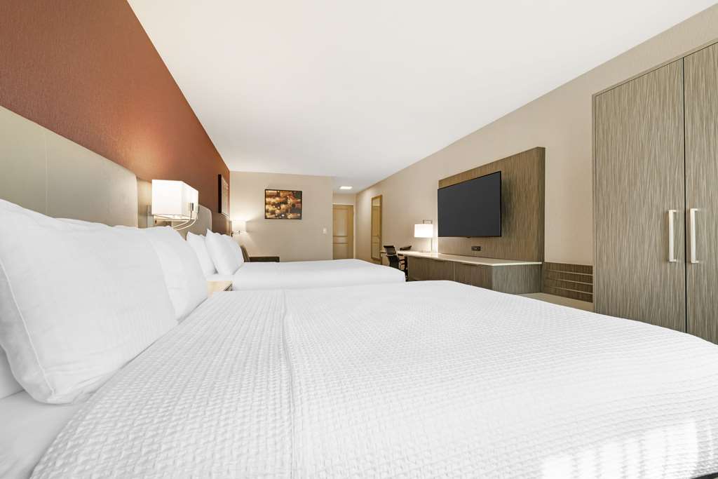 Best Western Plus Temecula Wine Country Hotel &Suites - photo 25