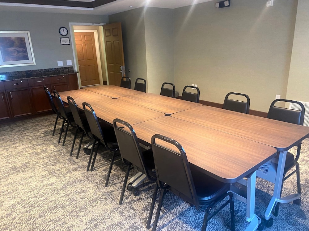Staybridge Suites Great Falls by IHG - photo 111
