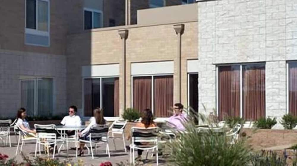 Hilton Garden Inn Des Moines Urbandale - photo 23