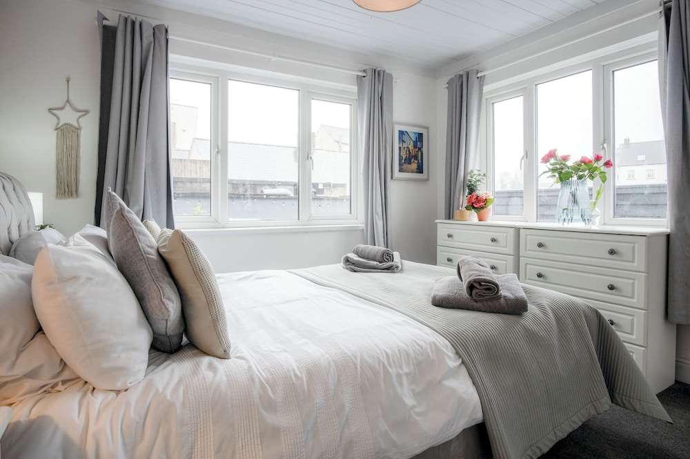 Swn Y Mor 4 Bedroom Apartment Saundersfoot — 4-Star Luxury Hotel in Saundersfoot, United Kingdom