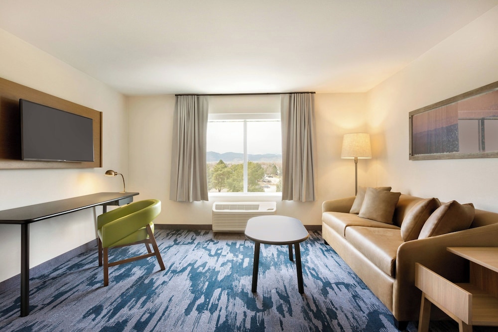 Fairfield Inn & Suites by Marriott Boulder Longmont - photo 11