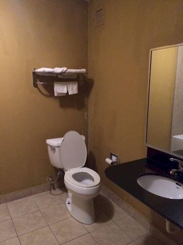 Richmond Inn & Suites - photo 10