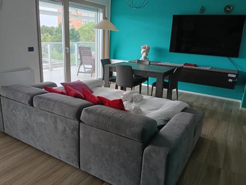 Kind Park Sleek Apartment with Terrace & Parking — 4-Star Luxury Hotel in Bari, Italy