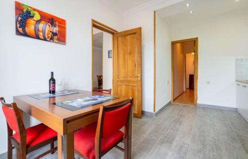 Kiwi Apartment