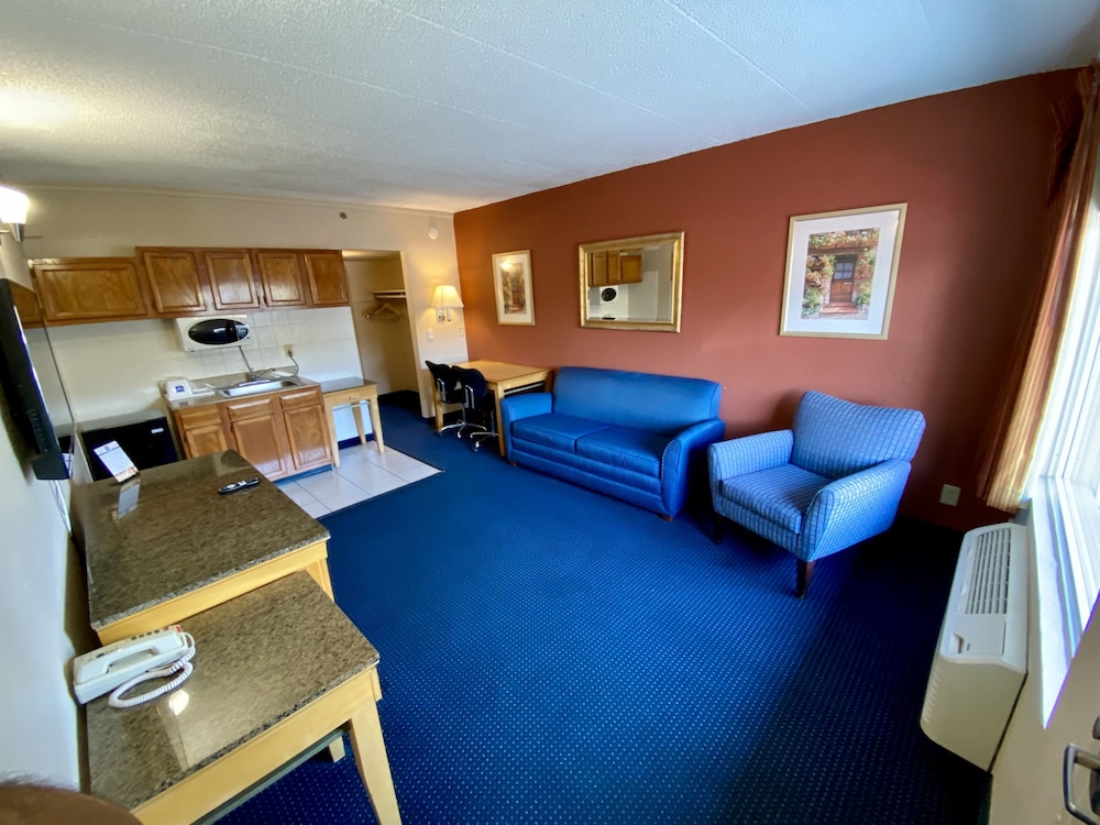 Breeze Inn & Suites - photo 9