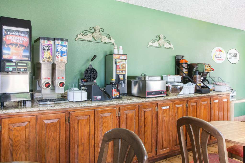 Super 8 by Wyndham Malvern - photo 28