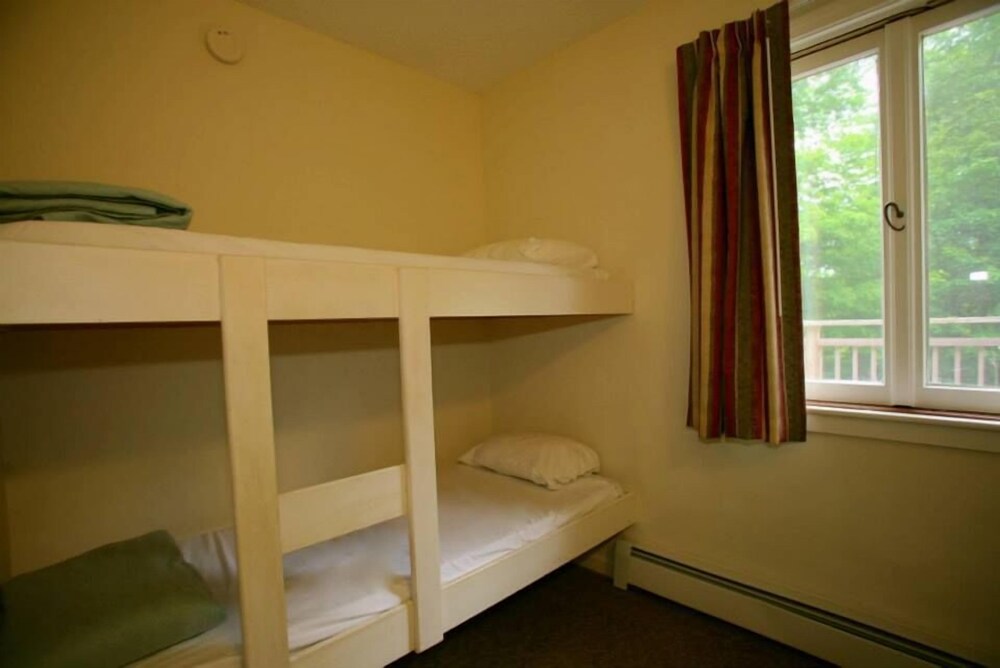 The Upper Pass Lodge at Magic Mountain - photo 5