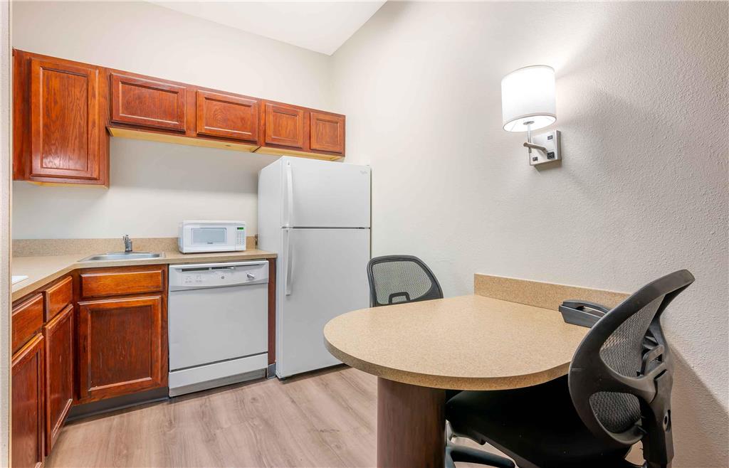 Extended Stay America Suites Indianapolis Airport W Southern - photo 47