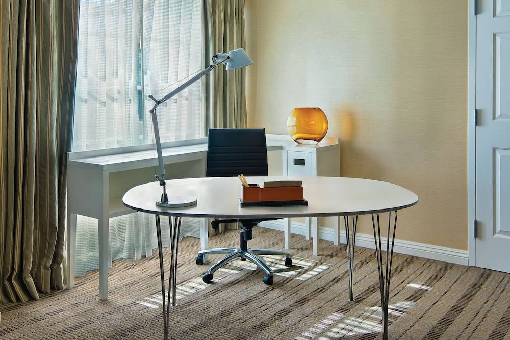 DoubleTree by Hilton San Pedro Port of Los Angeles - photo 3