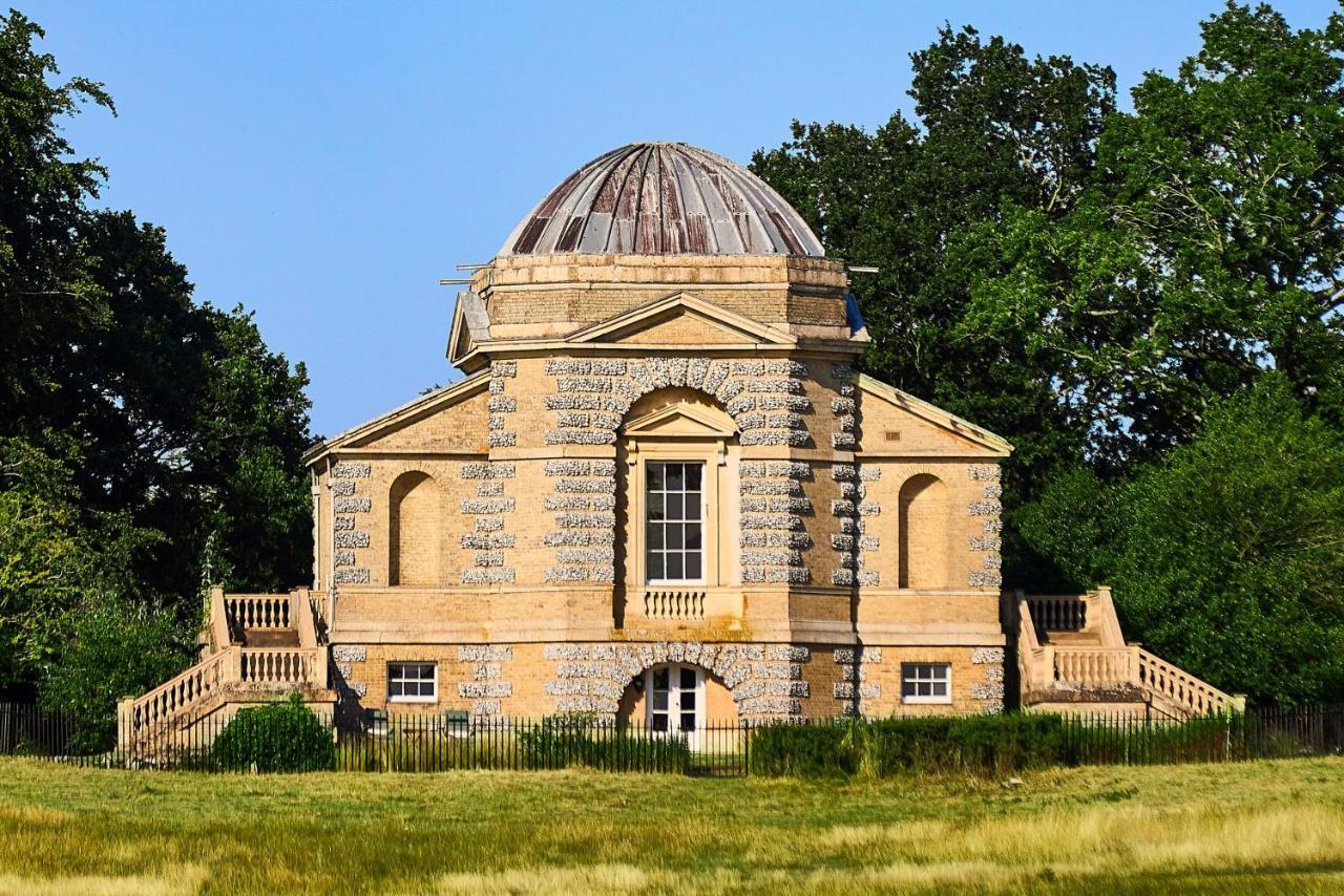 A Duke's Spectacular grand folly The Temple — hotel in Thetford