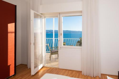 Déjà Blue Apartment — 4-Star Luxury Hotel in Jesenice, Croatia