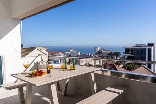 Bantry Bay Pearl Luxury Apt with Ocean Views — 4-Star Luxury Hotel in Cape Town, South Africa