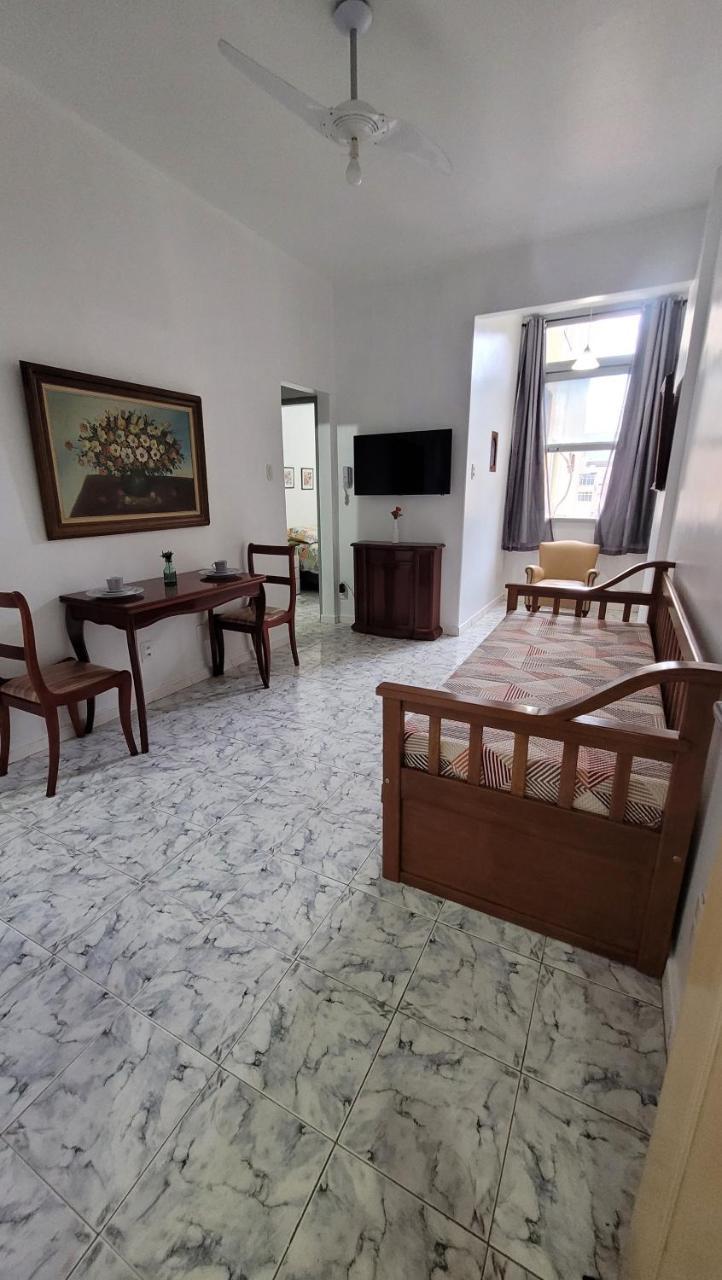HospedaCopa 1203 Belíssimo na Quadra da Praia — 4-Star Luxury Hotel in Rio De Janeiro, Brasil