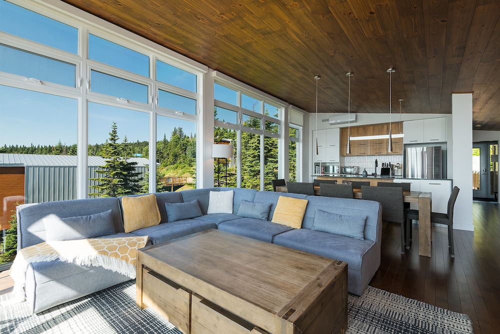 Les Chalets Forêt - carbon neutral hotel in Unknown City