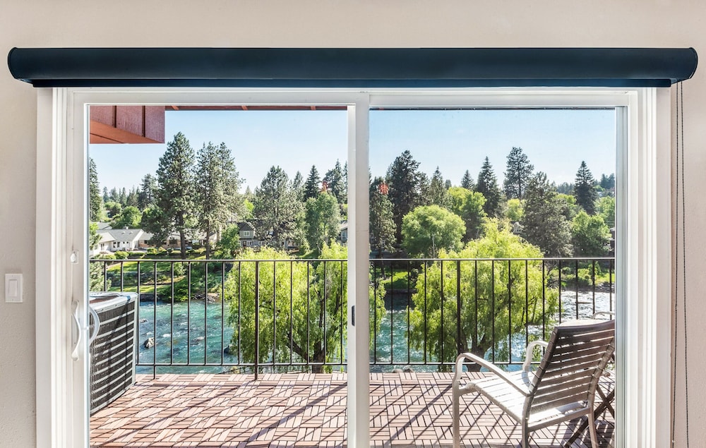 Bend Riverside Inn & Suites - photo 346