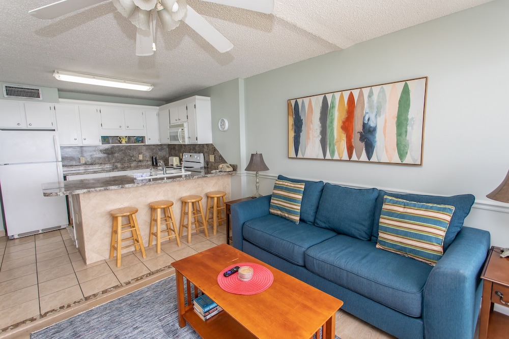 Royal Garden Resort 1012 2 Bedroom Condo by RedAwning - photo 16