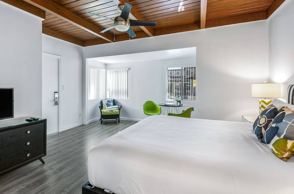 The Three Fifty Hotel A Kirkwood Collection Hotel - photo 3