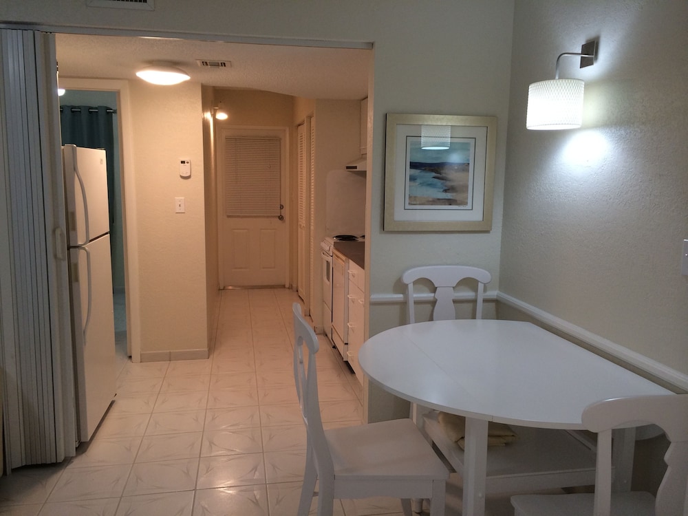 Hollywood by the Sea Hotel - photo 19