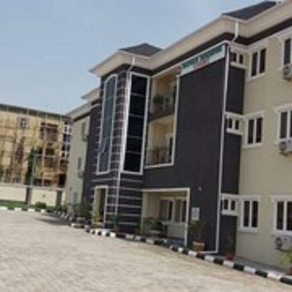 Hassan Sunmonu Court