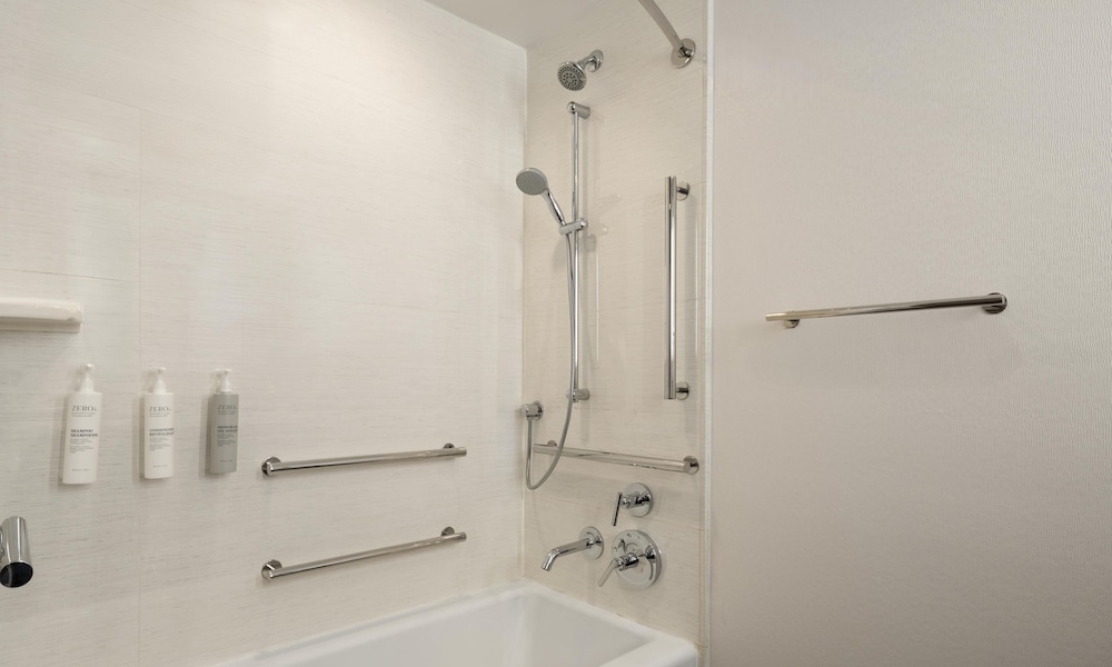 Hilton Garden Inn New York Midtown Park Ave - photo 32