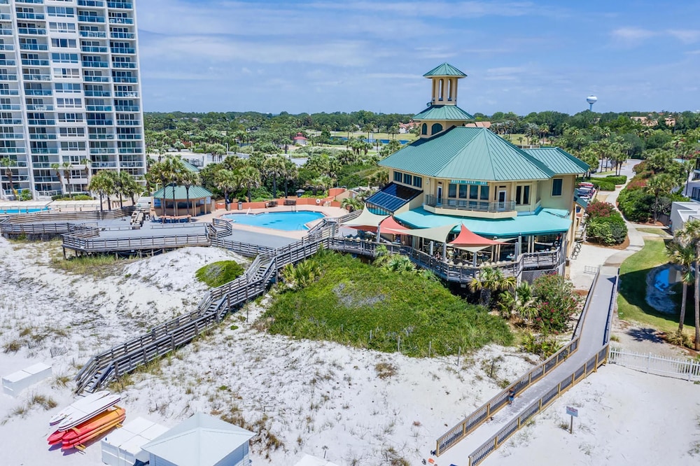 Bahia Units 4322 and 4324 in Destin, United States